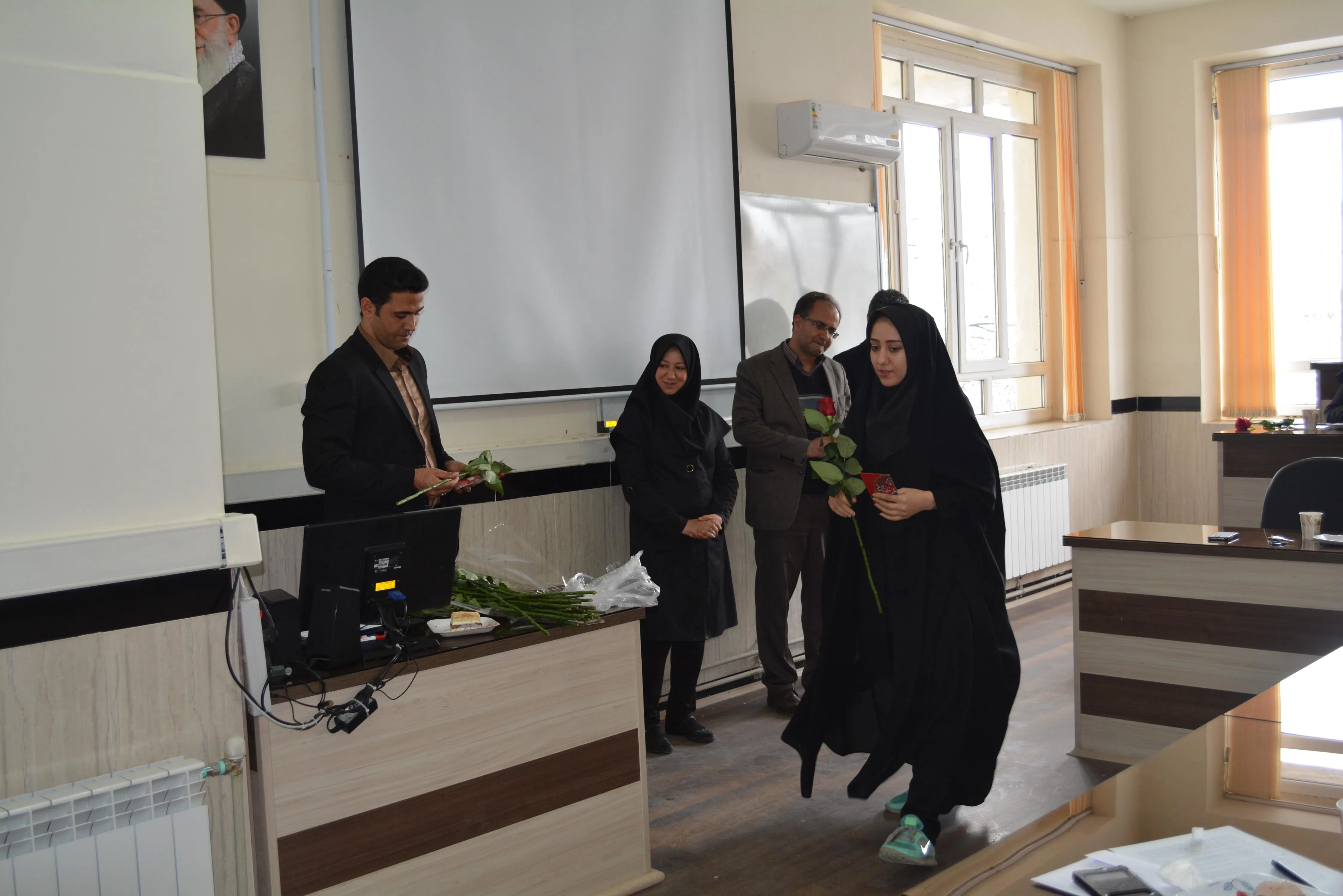 مراسم گرامیداشت روز زن و تجلیل از مقام مادر