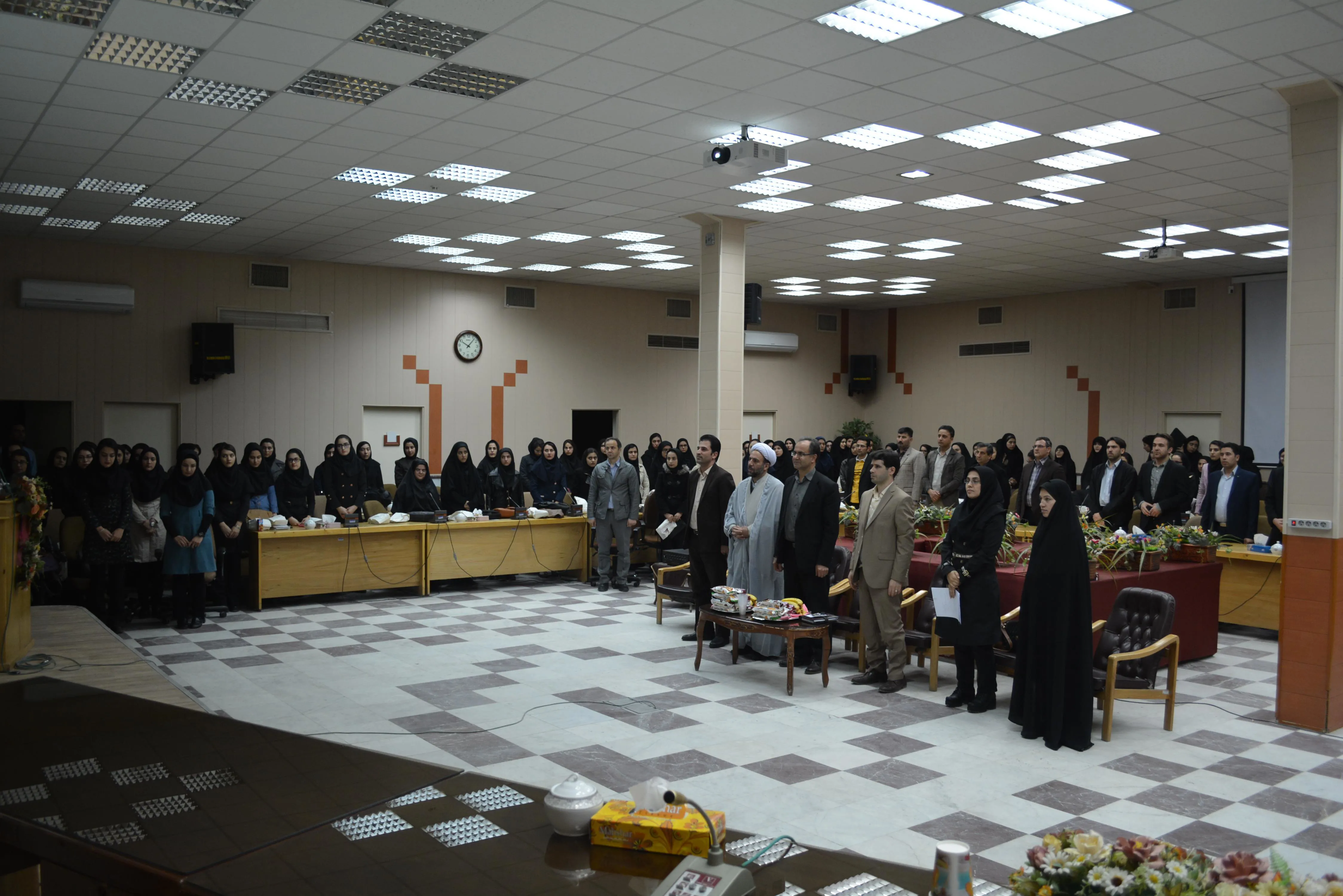 برگزاری همایش توانمندیهای دانشکده و تجلیل از کارمندان محترم و دانشجویان گرامی